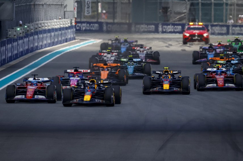F1 Miami Grand Prixsinin sprint yarışında en hızlı pilot Max oldu