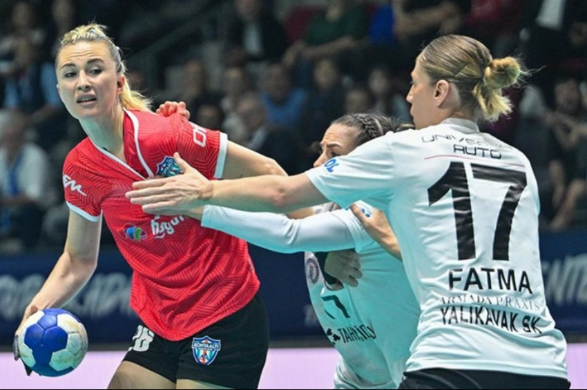 Hentbolda Kadınlar Türkiye Kupasını Konyaaltı Belediyespor kazandı