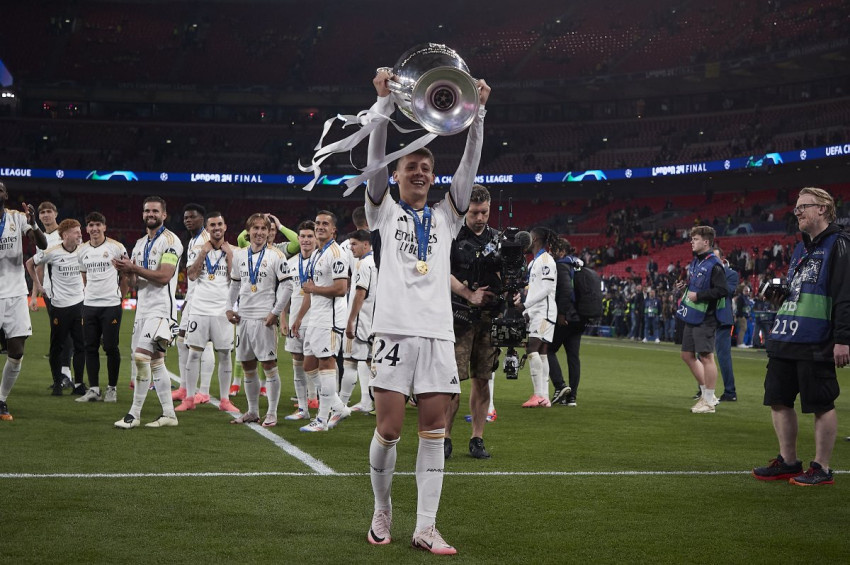 Şampiyonlar Liginde Real Madrid 15. kez şampiyon oldu,  Arda Güler kupa sevincine ortak oldu