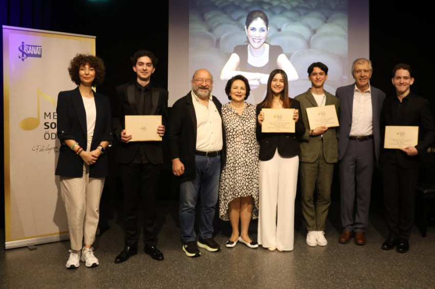 İş Sanat’ın Parlayan Yıldızları Ödülleri verildi: İşte 2024 Meriç Soylu Ödüllerini alanlar