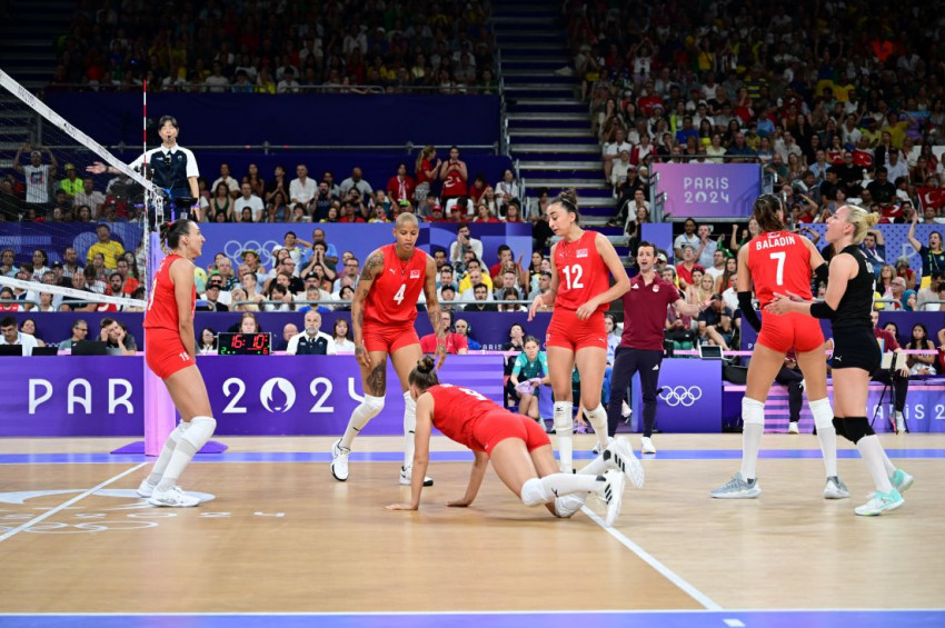 Filenin Sultanları nazara geldi: Brezilya: 3 - Türkiye: 1