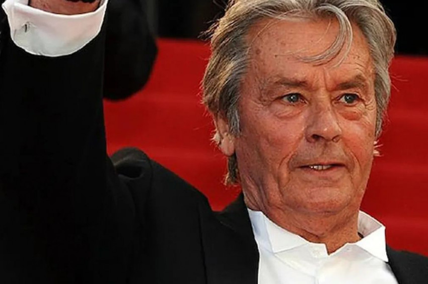 Dünya sinemasının yakışıklı aktörü Alain Delon 88 yaşında öldü