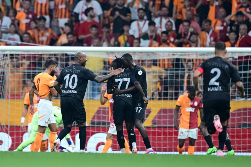 Süper Ligin ilk golü Hataysporlu Joelson Fernandesden geldi..