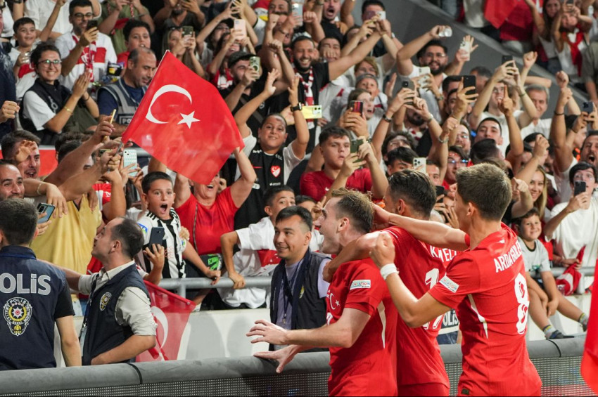 Kerem üçledi, Türkiye 3 puana ulaştı: Türkiye:  3 - İzlanda: 1