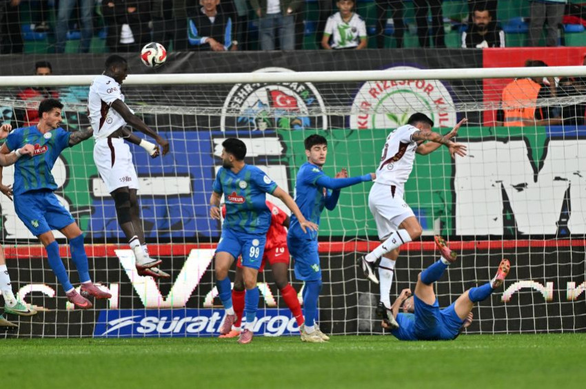 Karadeniz derbisini misafir takım kazandı: Trabzonspor: 2 - Rizespor: 1