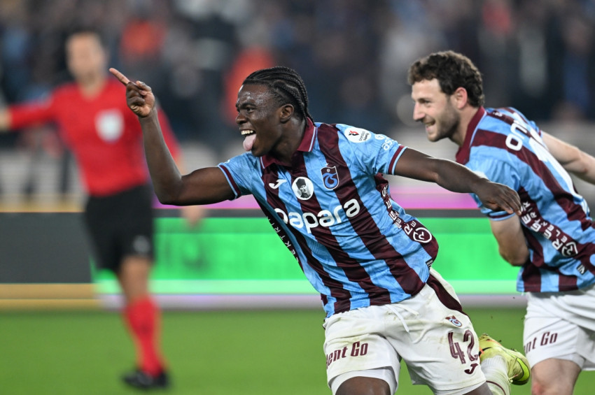 Trabzonspor, Eyüpsporu 2-0 yenerek galibiyet serisini 4e çıkarttı