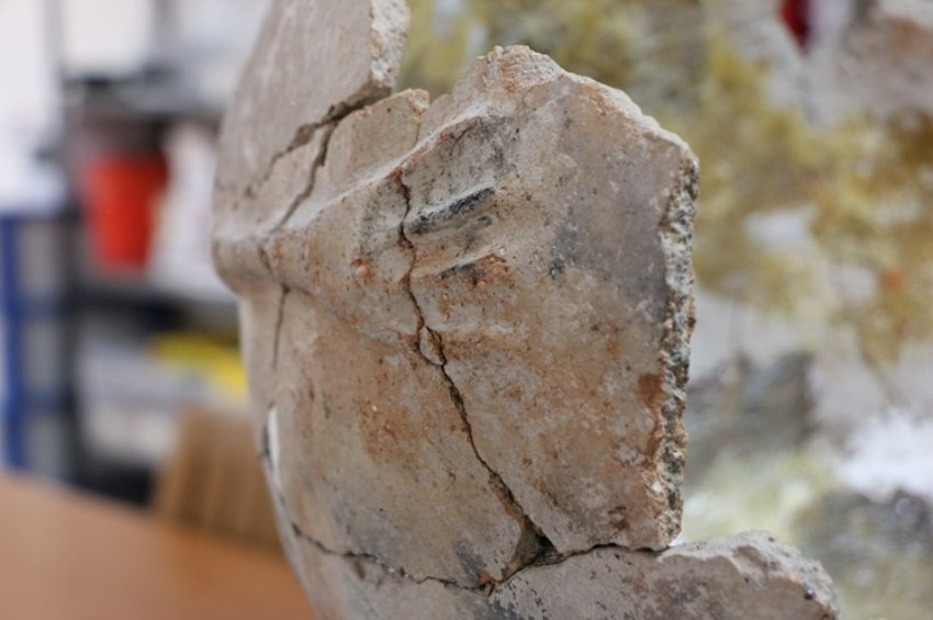 Eskişehirde 5 bin yıllık br çömlekte 4 parmaklı el motifi bulundu