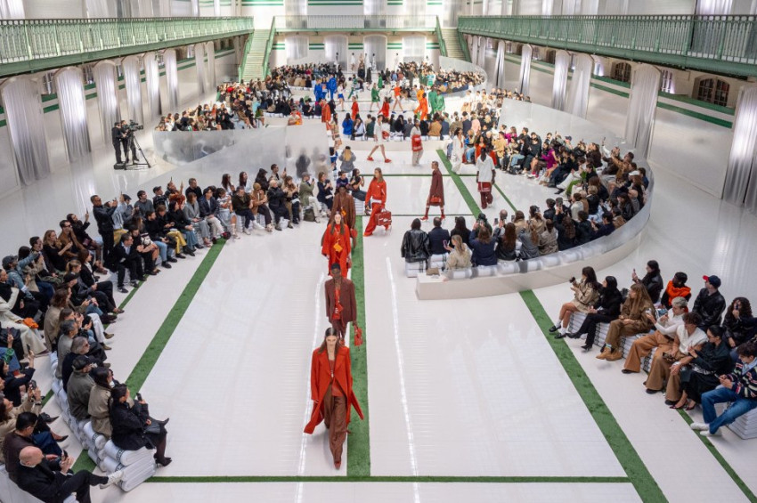 Giyinme Kabini temalı Lacoste, İlkbahar/Yaz 2026 koleksiyonu
