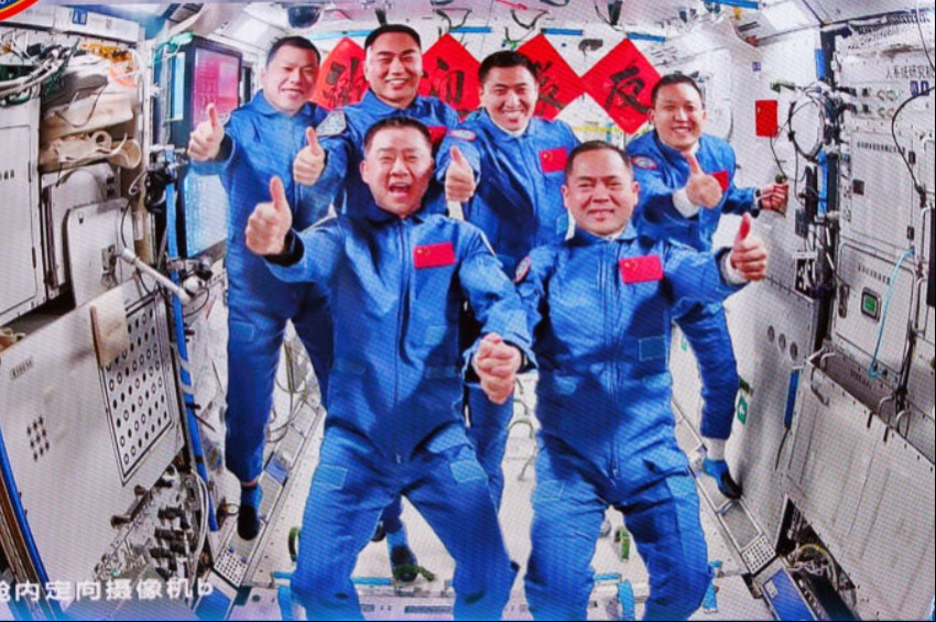 Çinin Uzay istasyonu Tiengongda görev değişimi gerçekleşti