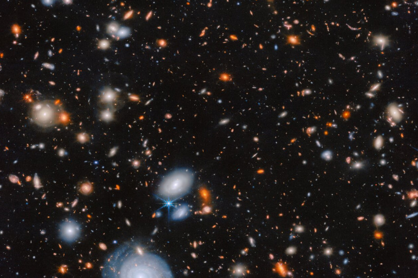 Gökbilimcileri şaşırtan Küçük Kırmızı Noktalar ve genç ama devasa karadelik