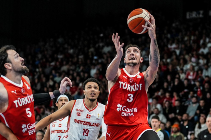 Türkiyenin  12 Dev Adamı, İsviçreyi 85-60 yendi