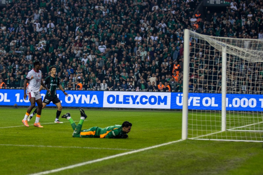 Kocaelispor, Galatasaraya ilk yenilgiyi tattırdı: 1-0