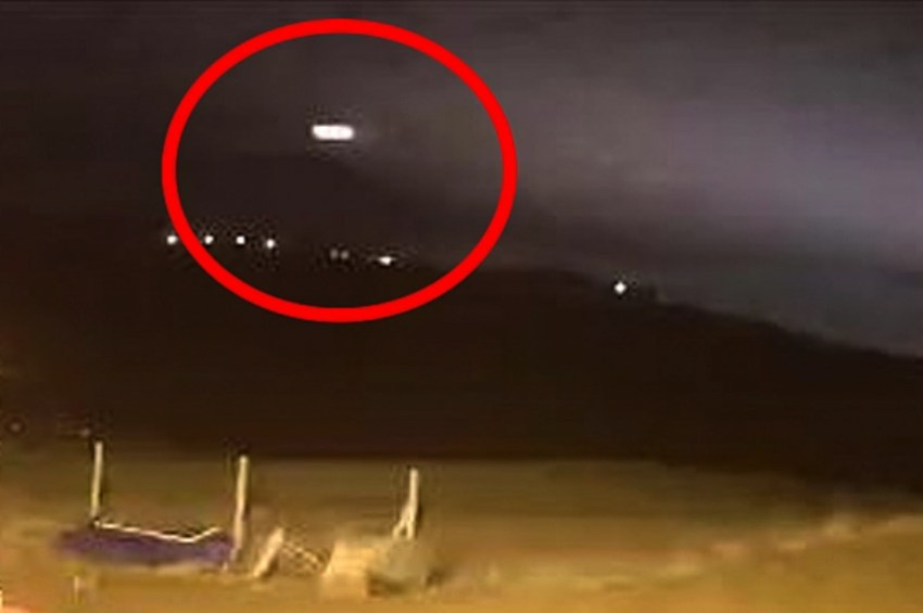 Elazığda UFO görüntülendi: Işık Hüzmesi düşen bir göktaşı mı?