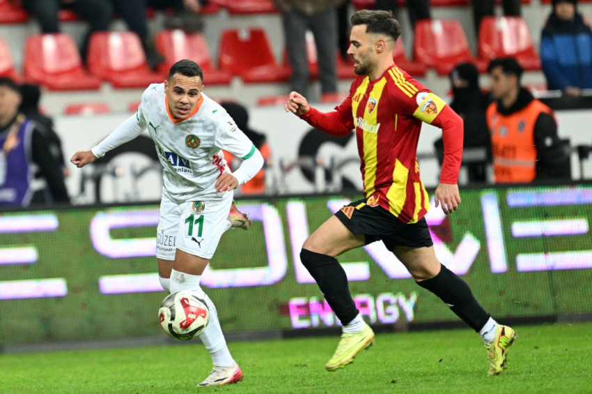 Kayserispor ile Alanyaspor berabere kalarak puanları paylaştı