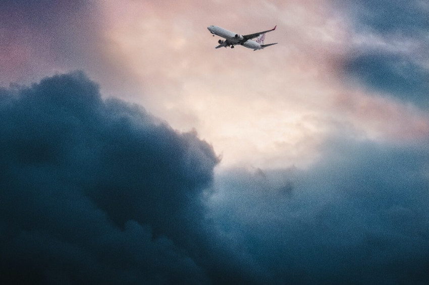 Ankaradan kalkan ve Libya Genelkurmay Başkanını taşıyan uçak düştü