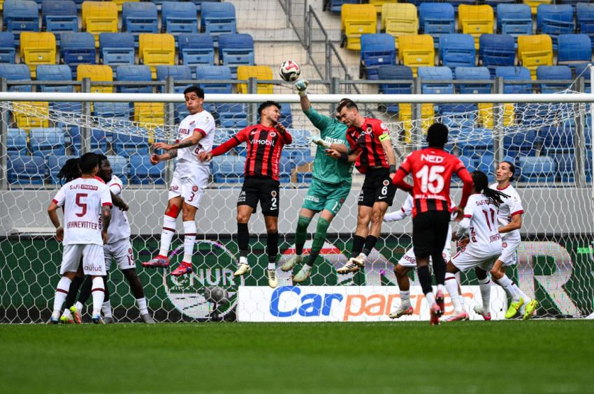 Gençlerbirliği, Fatih Karagümrükü 3-0 yendi teknik direktörü istifa etti