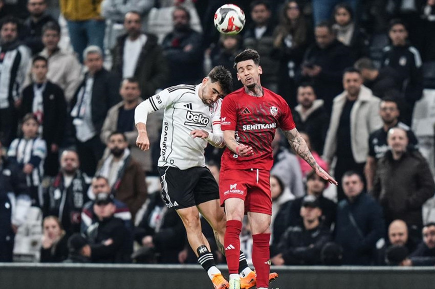 Beşiktaş iki kez yenik duruma düştüğü maçtan 1 puan çıkarttı: 2-2