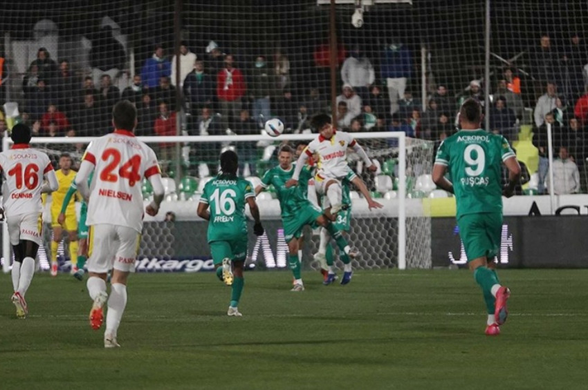 Bodrum ile Göztepe golsüz maçta puanları paylaştı