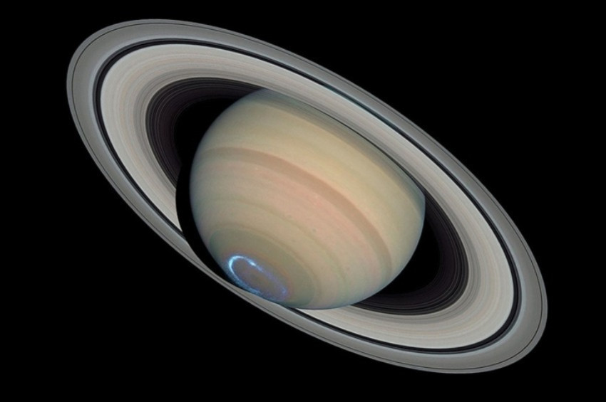 Dünyanın bir zamanlar Satürn gibi halkası varmış!