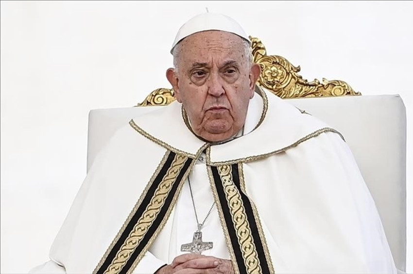 Papa Franciscusun sağlık durumunda hafif iyileşme olduğu açıkladı