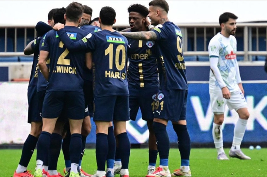 Kasımpaşa, Rizespor ile giriştiği gol düellosunu 3-2 kazandı