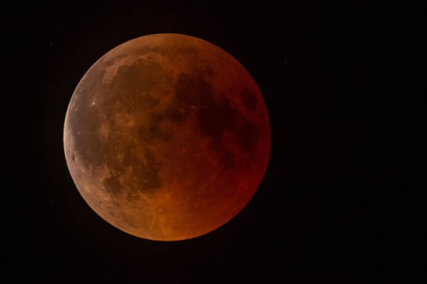 14 Mart 2025 Kanlı Ay Tutulması ezoterik anlamı  ve burçlarda etkileri