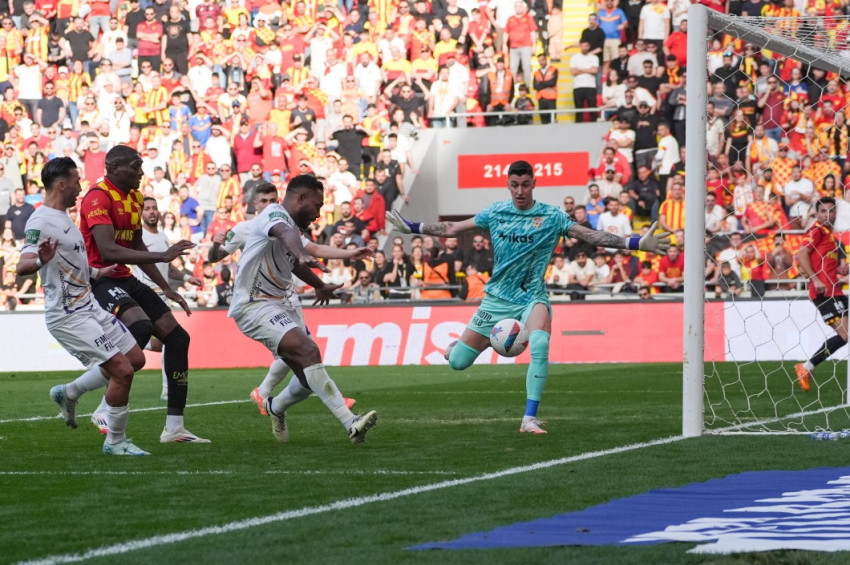 Göztepe ile Eyüpspor 1-1 berabere kaldı