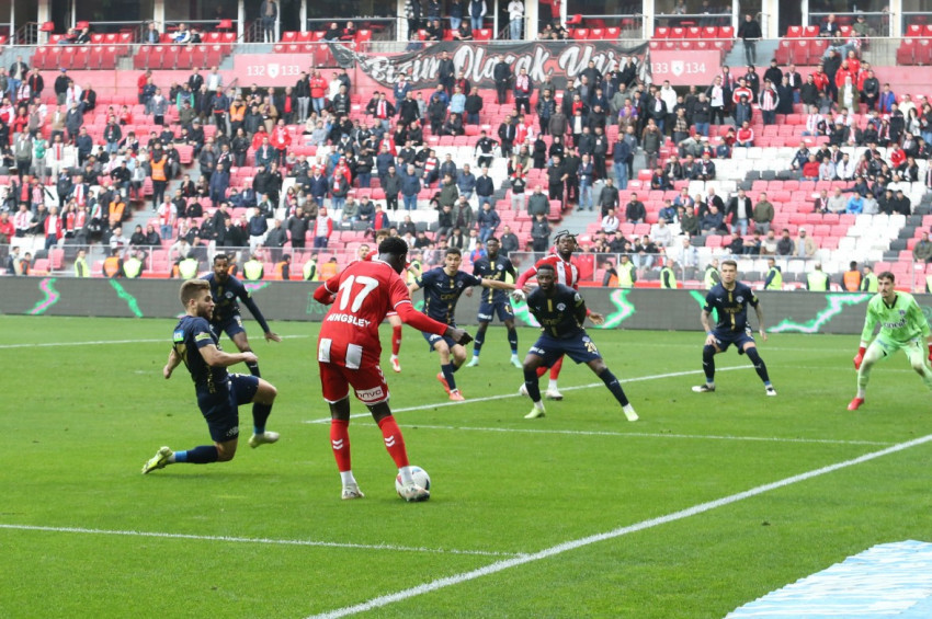 Samsunspor, Kasımpaşaya kendi evinde boyun eğdi: 2-0
