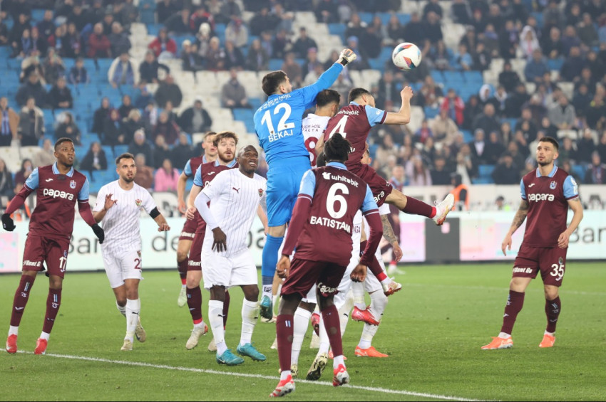 Trabzonspor kendi evinde Hatayspora 2-1 yenildi