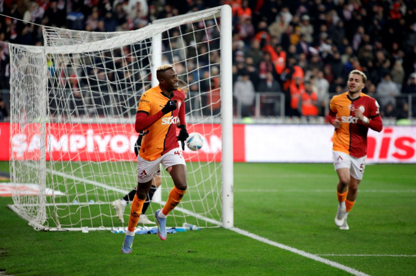 Galatasaray, Samsunsporu deplasmanda 2-0 yendi