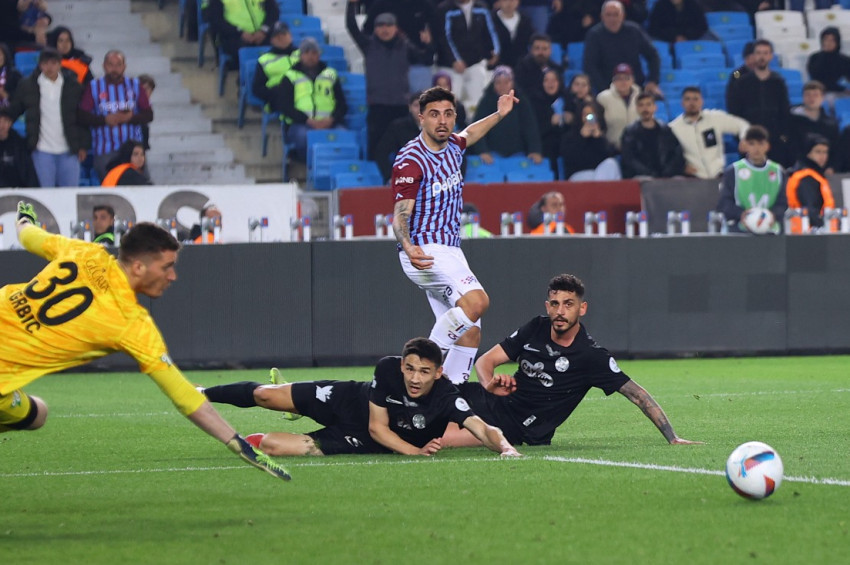 Trabzonspor, Rizesporu 2-0 mağlup etti