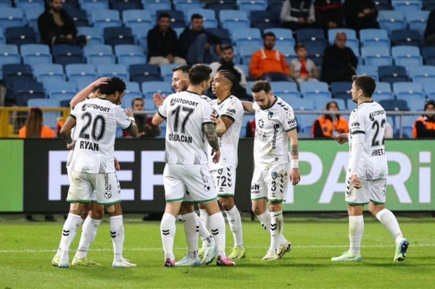 Kocaelispor 16 yıl önce veda ettiği Süper Lige geri döndü
