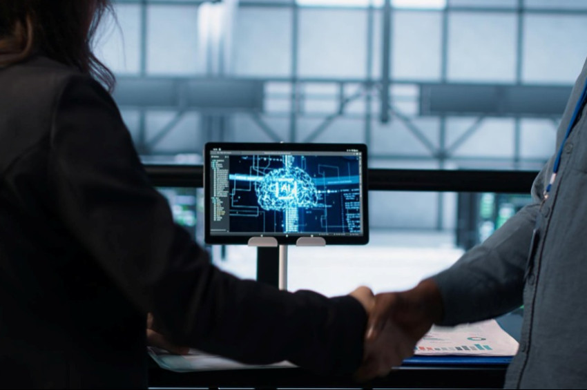 Sinirsel köprü kurularak felçli bireylerin hareket kontrolü yeniden sağlandı.