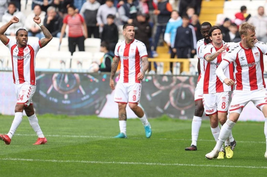 Sivasspor, Antalyasporu 2-0 yendi