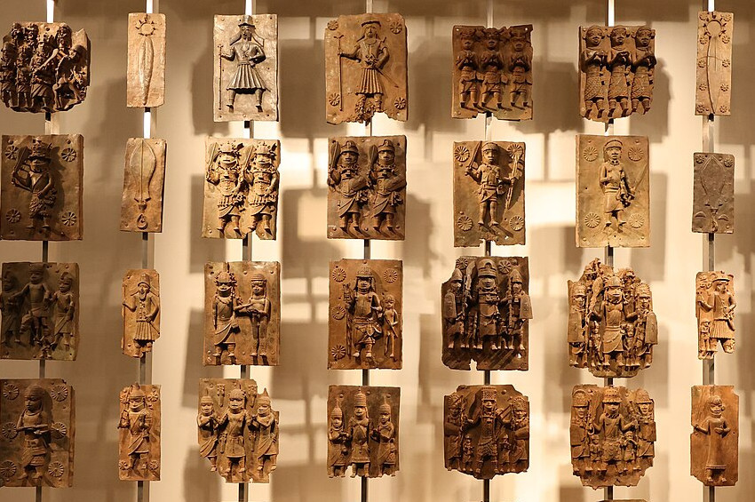 Hollanda, 119 Benin bronzunu Nijeryaya iade etti
