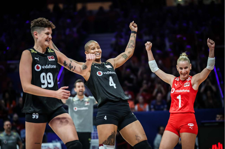 Filenin Sultanları Turuncu Kadınları 3-0 yenerek, final biletini aldı