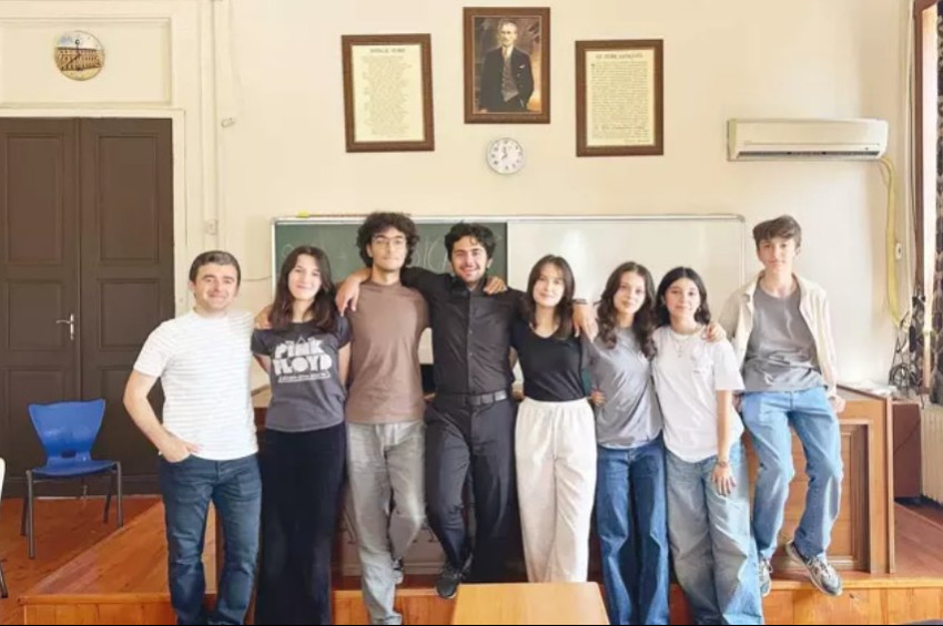 Cağaloğlu Anadolu Lisesi öğrencileri CERN yolcusu