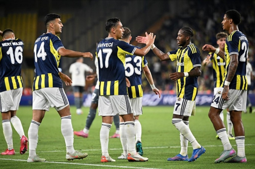 Fenerbahçe, UEFA Şampiyonlar Ligi kadrosunu açıkladı: İşte o isimler