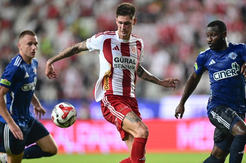 Alanyaspor, Kasımpaşadan 3 puanı 2 golle aldı