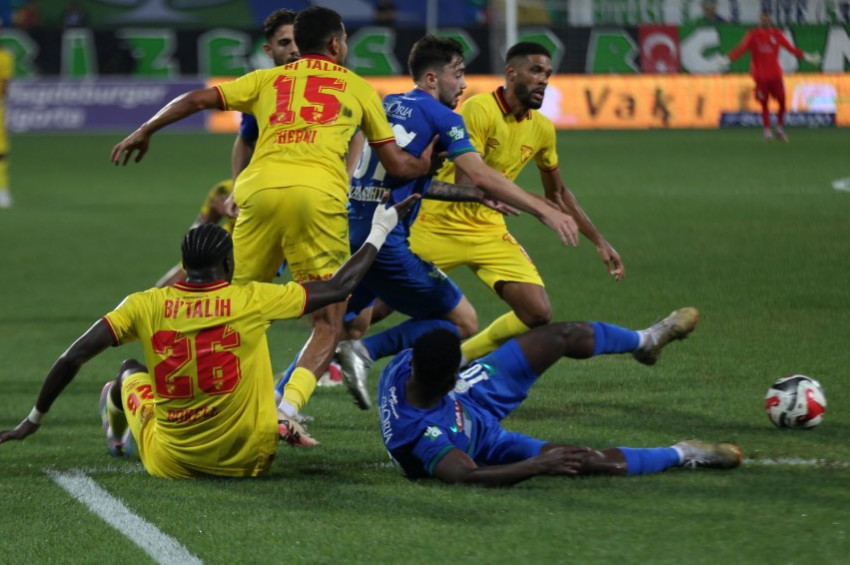 Rizespor kendi evinde Göztepeye 3-0 mağlup oldu