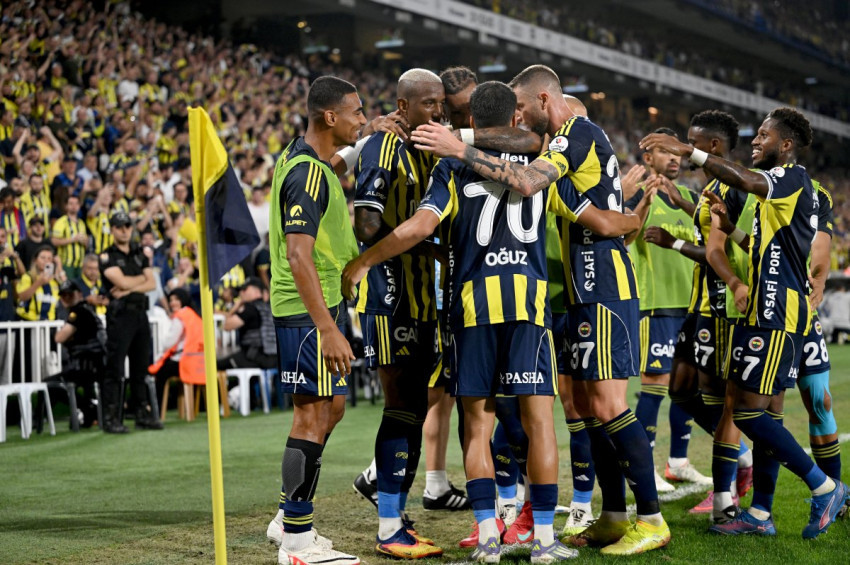 Fenerbahçe, Kocaelisporu 3-1 yenerek 3 puanla tanıştı