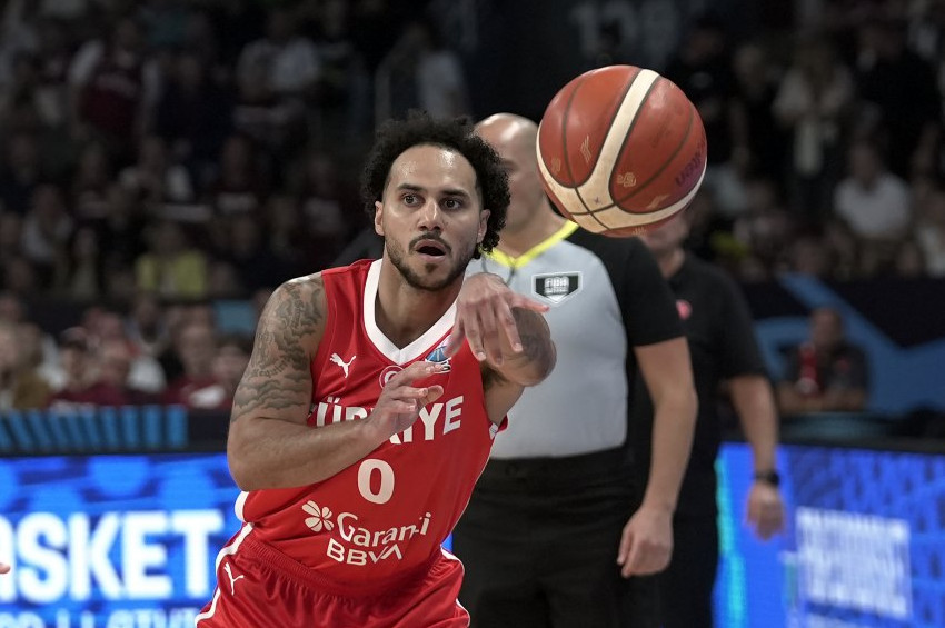 12 dev adam coştu, coşturdu: - Letonya: 73 - Türkiye: 93