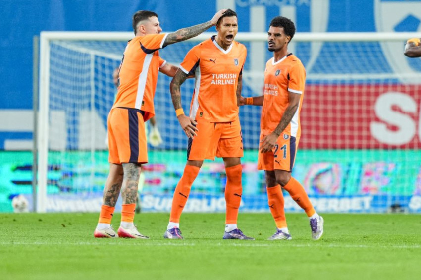 Başakşehir, Universitatea Craiovaya 3-1 yenilerek Avrupaya veda etti