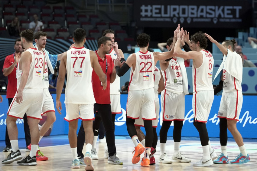 EuroBasket 2025te  Türkiye maça fırtına gibi başlayan Çekyayı 92 - 78 yendi