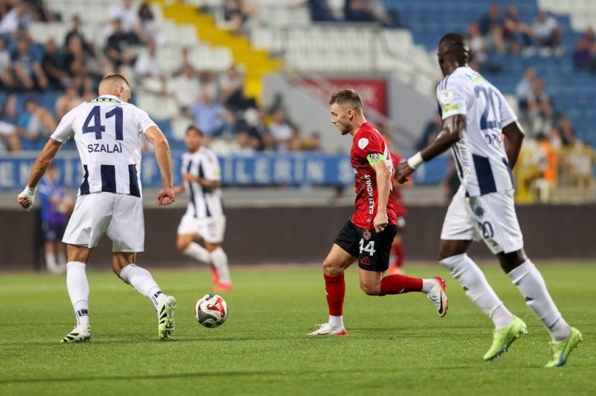 İstanbuldaki gol düellosunda Gaziantep Kasımpaşayı 3-2 yendi