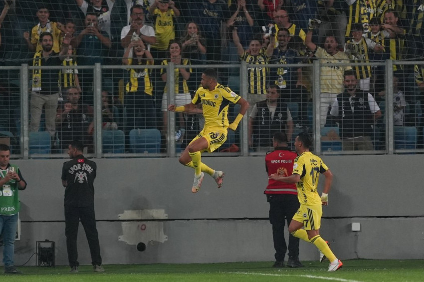 Fenerbahçe, Gençlerbirliğini 3-1 yenerek 3 puana uzandı
