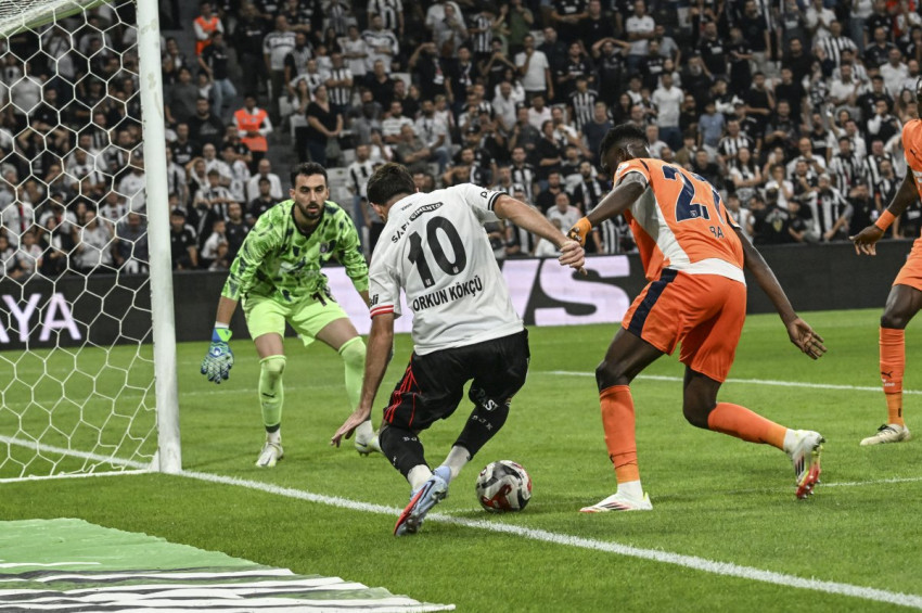 İstanbul Derbisi Kara Kartalların: Beşiktaş: 2 - Başakşehir: 1