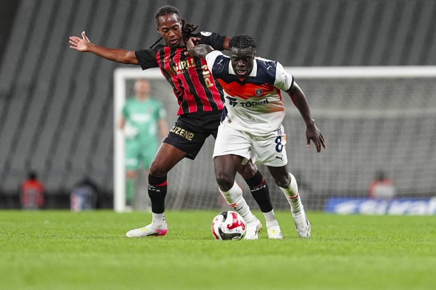 Başakşehir, Fatih Karagümrükten 3 puanı 2 golle aldı