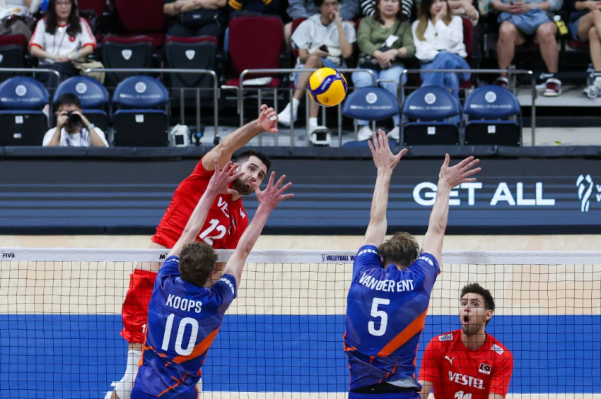 Türkiye Hollandayı 3-1 yenerek voleybolda tarih yazdı