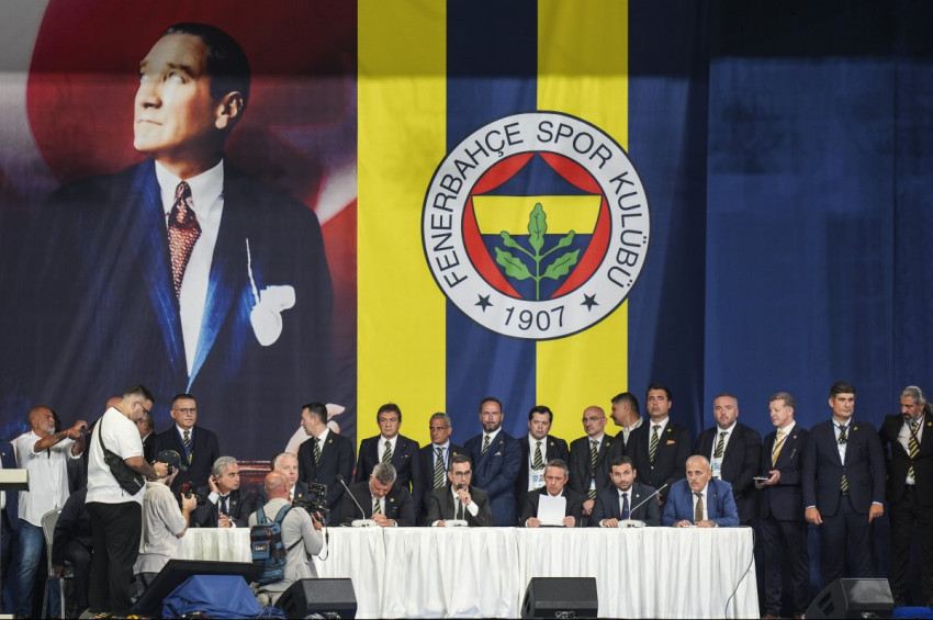 Fenerbahçede Ali Koç dönemi bitti, yeni başkan Sadettin Saran